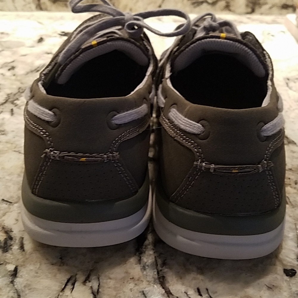 Cloudsteppers by Clark's light boat shoes. 9 - Picture 4 of 6